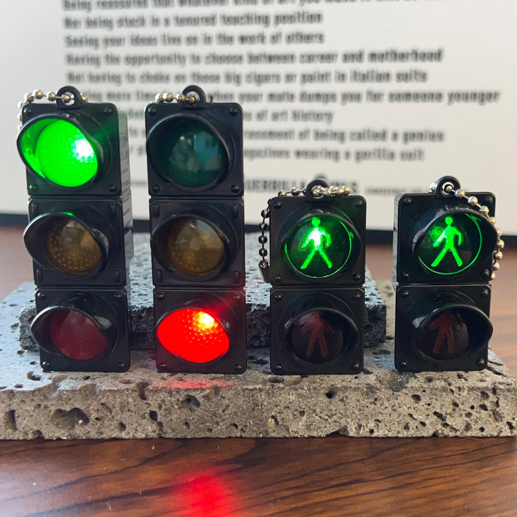 1/2Pcs Simulation Electronic Traffic Light Keychain Pendant Mini Pedestrian Light LED Light-emitting