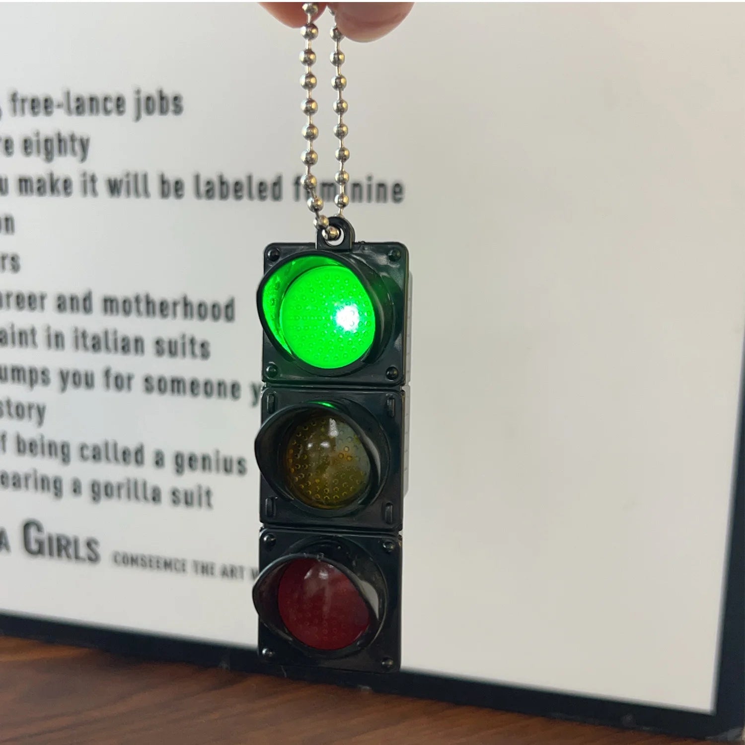 1/2Pcs Simulation Electronic Traffic Light Keychain Pendant Mini Pedestrian Light LED Light-emitting