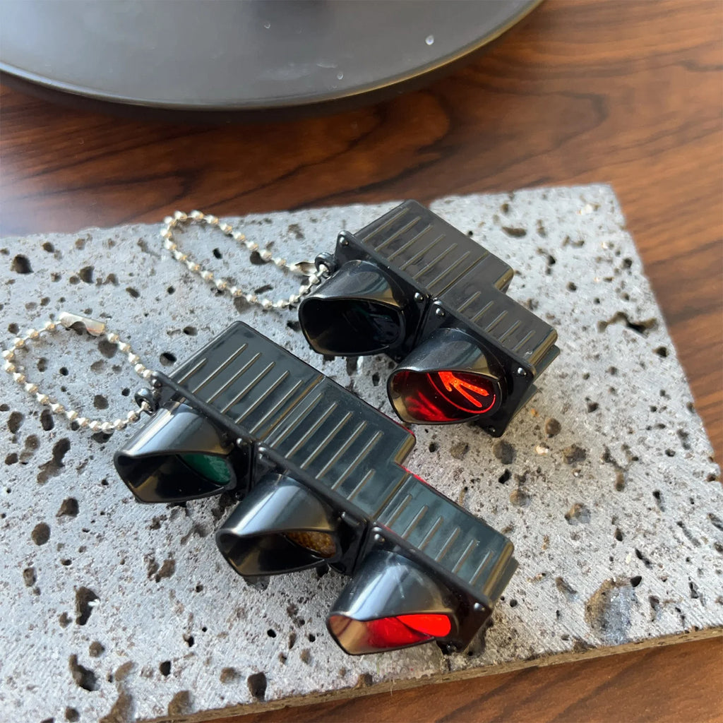 1/2Pcs Simulation Electronic Traffic Light Keychain Pendant Mini Pedestrian Light LED Light-emitting